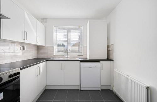 Roomy 3 bedroom house, 2 baths - Photo 21