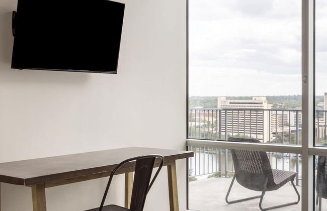 Austin Comfy 1BD 1BA 2nd Street District Apartment - Photo 35