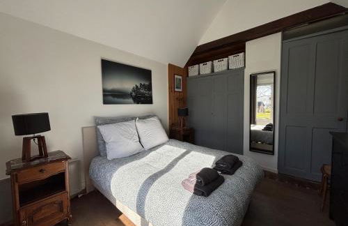 Maison de campagne lumineuse spacieuse dans impasse au calme a proximité d'un chateau deux vérandas grand jardin cabane pour vélos, pres Port en Bessin et Bayeux, proche plages du débarquement - Foto 18