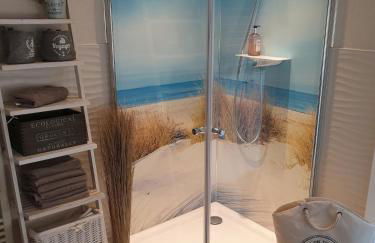 Kleines Apartement mit Dachterrasse und weitem Ausblick - Foto 8