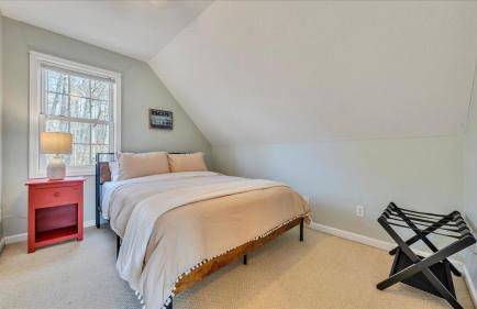 Lakefront 3BR with Dock, Fire Pit, Lawn Games, and Game Room - Foto 19