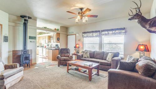 20 Mi to Taos Ski Valley Secluded Mtn-View Cabin! - Foto 5