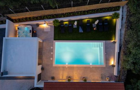 Apartment Gironi with Pool, Jacuzzi - Photo 38