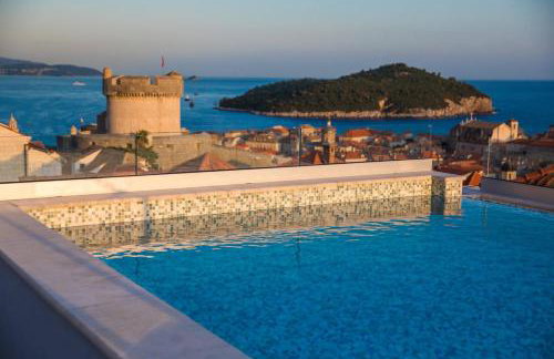 Royal Fort - The View Rooftop pool - Photo 24
