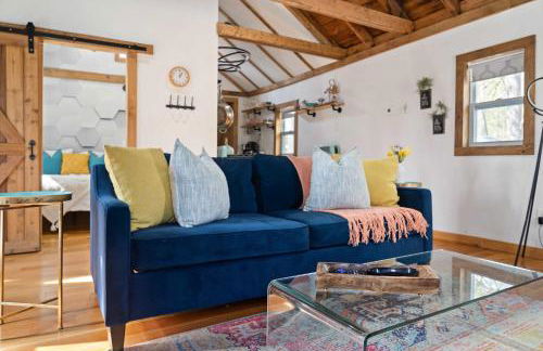 Perfect Couples Cabin Fireplace Firepit & Wine Nearby - Foto 8