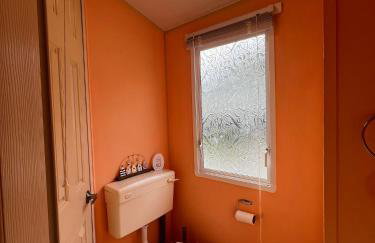 Light and Airy 2 Bedroom Mobile Home - Foto 18