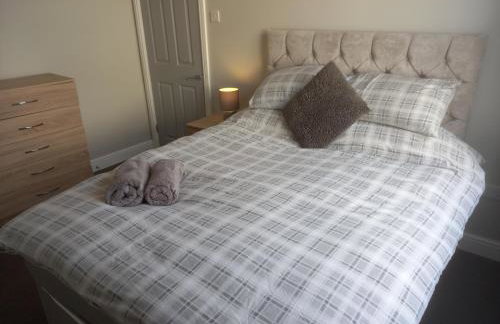 Springfield Gardens - 4 Bedroom House, 8 Beds, Close to J26 M1-A52 - Ilkeston - Long Eaton - Nottingham - Derbyshire - 400Mbs WiFi Free Parking! - Foto 1