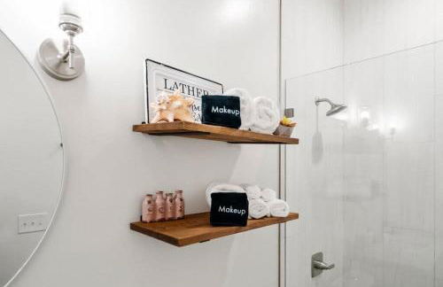 Elegant 4bd with Pool and Off Street Parking - Foto 15