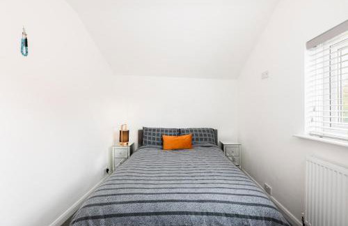 Stylish Modern 2 Bed with Parking - Pass the Keys - Foto 13