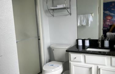 Lakefront Retreat 4BR-3BA Pool Home Near Disney - Foto 39