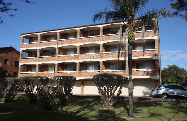 Beachfront Shoal Bay - Photo 12