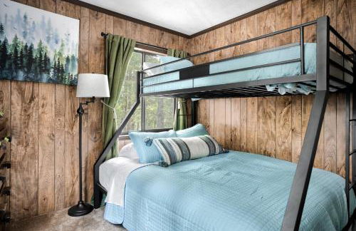 Hot Tub Deck Screened Porch Fire Pit & WiFi - Photo 23