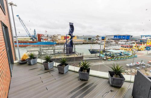 Harbours Edge - Front-Line Harbour Views - Photo 11