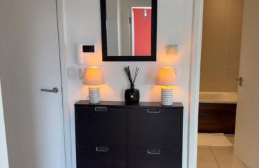 Modern 2 Bedroom Penthouse with Balcony & Parking - Foto 15