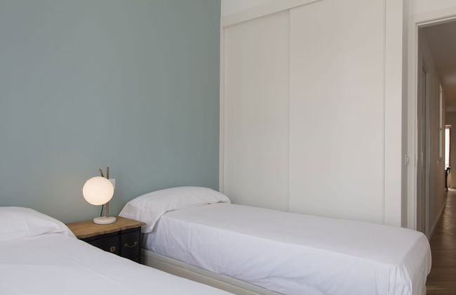 Chic & Central in Lively but Quiet Area - Foto 8