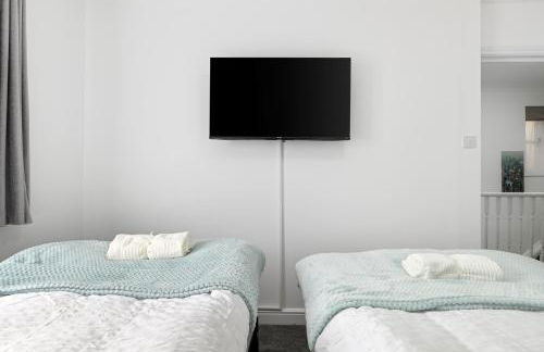 Roomy 3 bedroom house, 2 baths - Photo 10