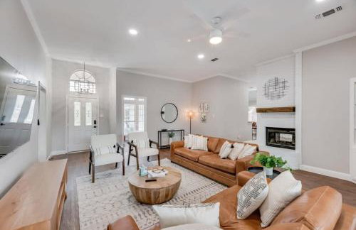 Boho Chic Home w Backyard Paradise - Pool + Grill - Foto 4