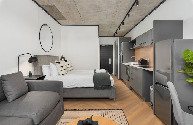 Bridgewater One Luxury Apartments - Photo 70