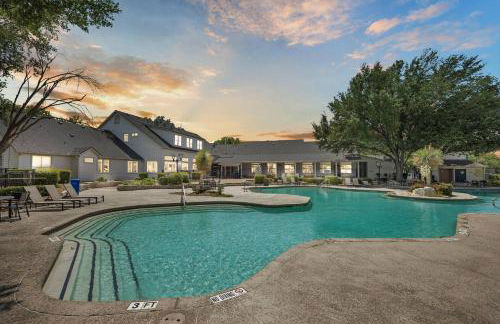 Courts & Pool - Sleeps 12 - Family Oasis - Photo 22