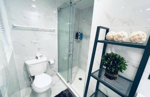 Luxe City Hall Suite by Rittenhouse Square - Photo 9