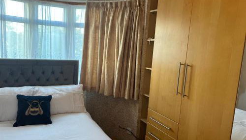 TJ Homes - One double bed room with garden view - Next to tube station - Foto 5