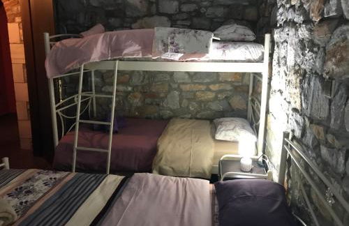 Petrines Villes Avramilias - Photo 52