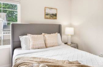 Newly Remodeled Hilltop 4B Retreat with Gym - Foto 23