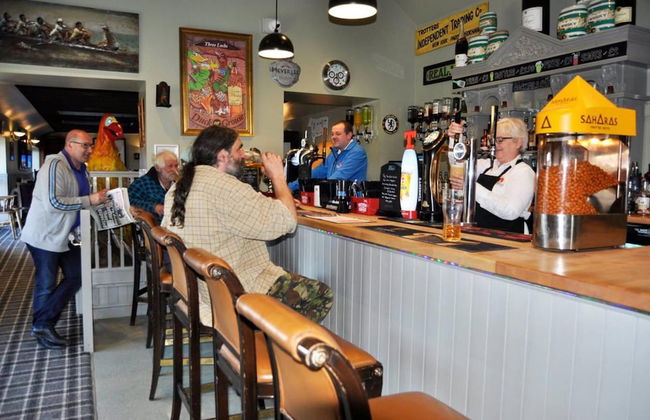 Stunning 2-bed Apartment in Newton Stewart - Photo 5