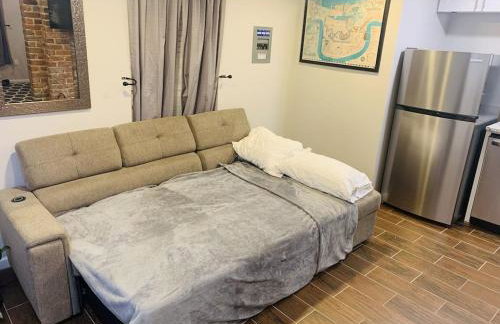 Vintage Uptown Hidden Gem, Walk to Everything New Renovation! - Photo 11