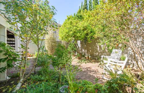 Minimalistic 1885 Queen Anne Cottage 2B-2B Upper Level Flat in Alameda - Foto 39