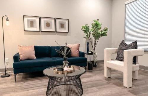 The Nichols Lux Fort Worth TX Same Day Booking - Photo 9