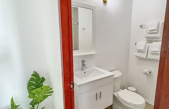 Nando's Place - Photo 24