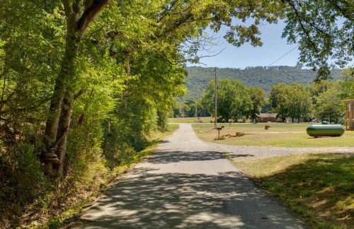 Fish and Explore Wooded Lake Guntersville Retreat - Foto 24