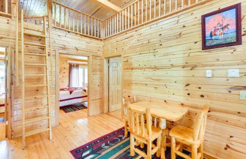 Wraparound Deck and Grill Deadwood Cabin - Foto 9