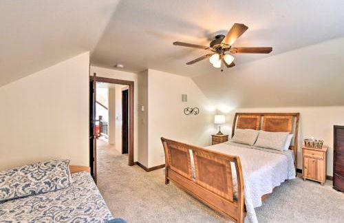 Gorgeous Twin Lakes Home with Deck Overlooking Mtns! - Foto 23