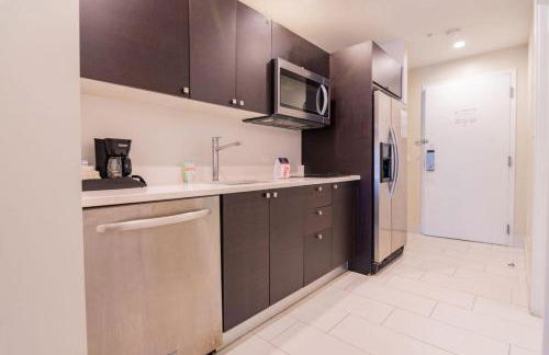 Doral Pool 1407 by WaveProperties - Foto 12