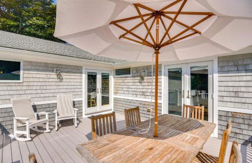 Coastal-Modern Home Less Than 3 Mi to Charlestown Beach! - Foto 25