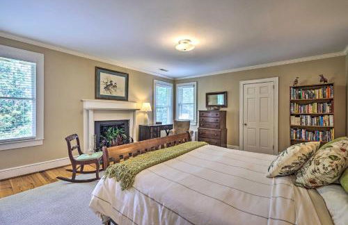 Lush Elkin Home with Porch Views and Pool Table - Foto 32