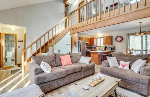 Private Spa, Fire Pit and Deck Poconos Home! - Foto 11