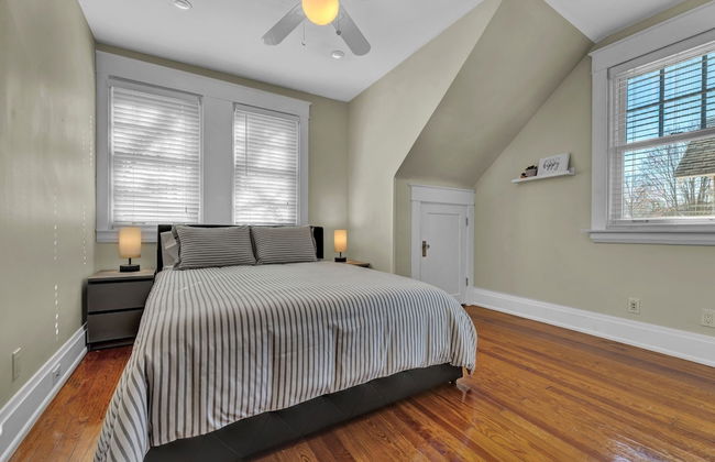 Oakley Square 3br Charmer - Total Walkability 3 Bedroom Home by RedAwning - Foto 5