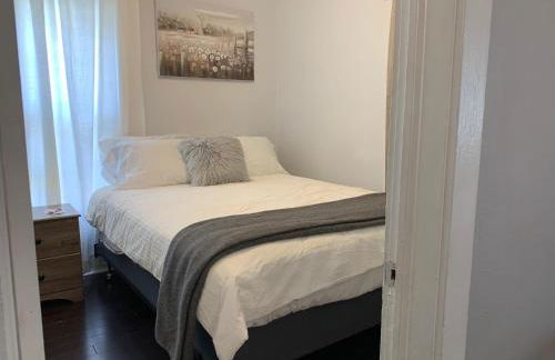 The Cottage! Chic Bungalow Near Old Town Square! - Foto 29