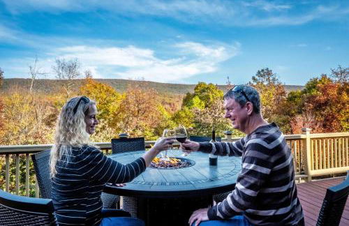 Overlook at Sleepy Creek -- Sleepy Creek Frontage, Secluded, Grill, Fire Pit, Deck, Family Friendly, Game Room, Fishing, Hammock, View, Fireplace - Foto 51