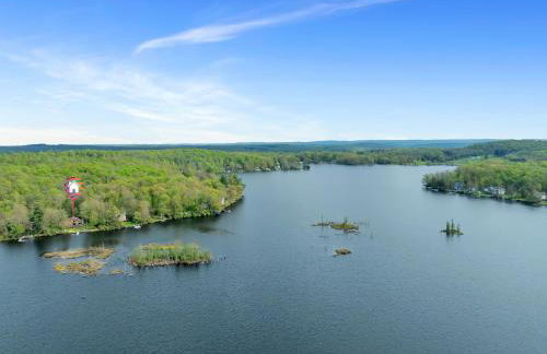 Lakefront Family Home, Kayaks, Hot Tub, Fireplace - Foto 3