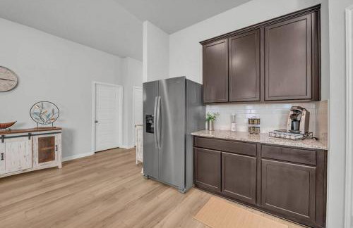 Luxury Retreat in Serene Surroundings, 4 Bedrooms Corporate House, Entire house with full amanities, Convenient location Near Medical Centers and Downtown - Foto 27