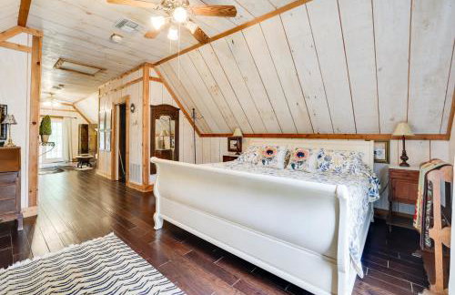 Chic Tree House Studio about 24 Mi to Bandera! - Foto 13