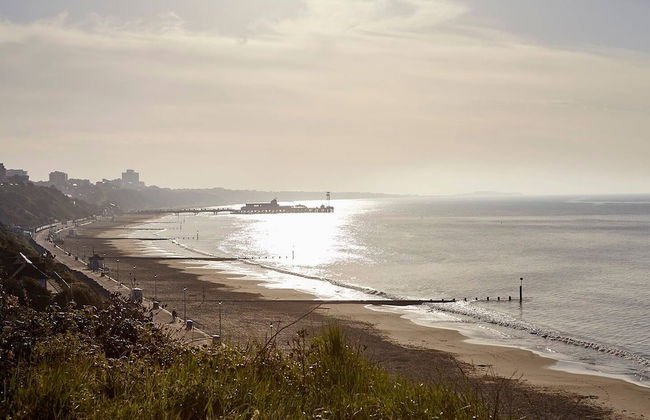 Chic Top Floor Apartment in the Heart of Westbourne Arcade - Foto 9
