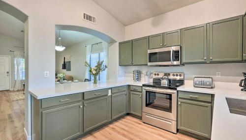 Sunlit Peoria Gem with Yard Hike, Golf and Explore! - Foto 3