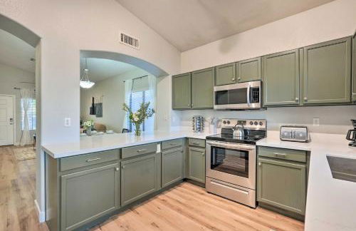 Sunlit Peoria Gem with Yard Hike, Golf and Explore! - Foto 3