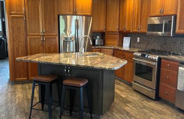 King Home- Mountain Oasis Pool & Views - Foto 7