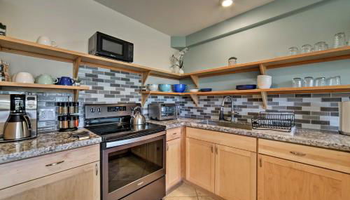 Condo with Lanai at Beginning of Road to Hana! - Photo 5